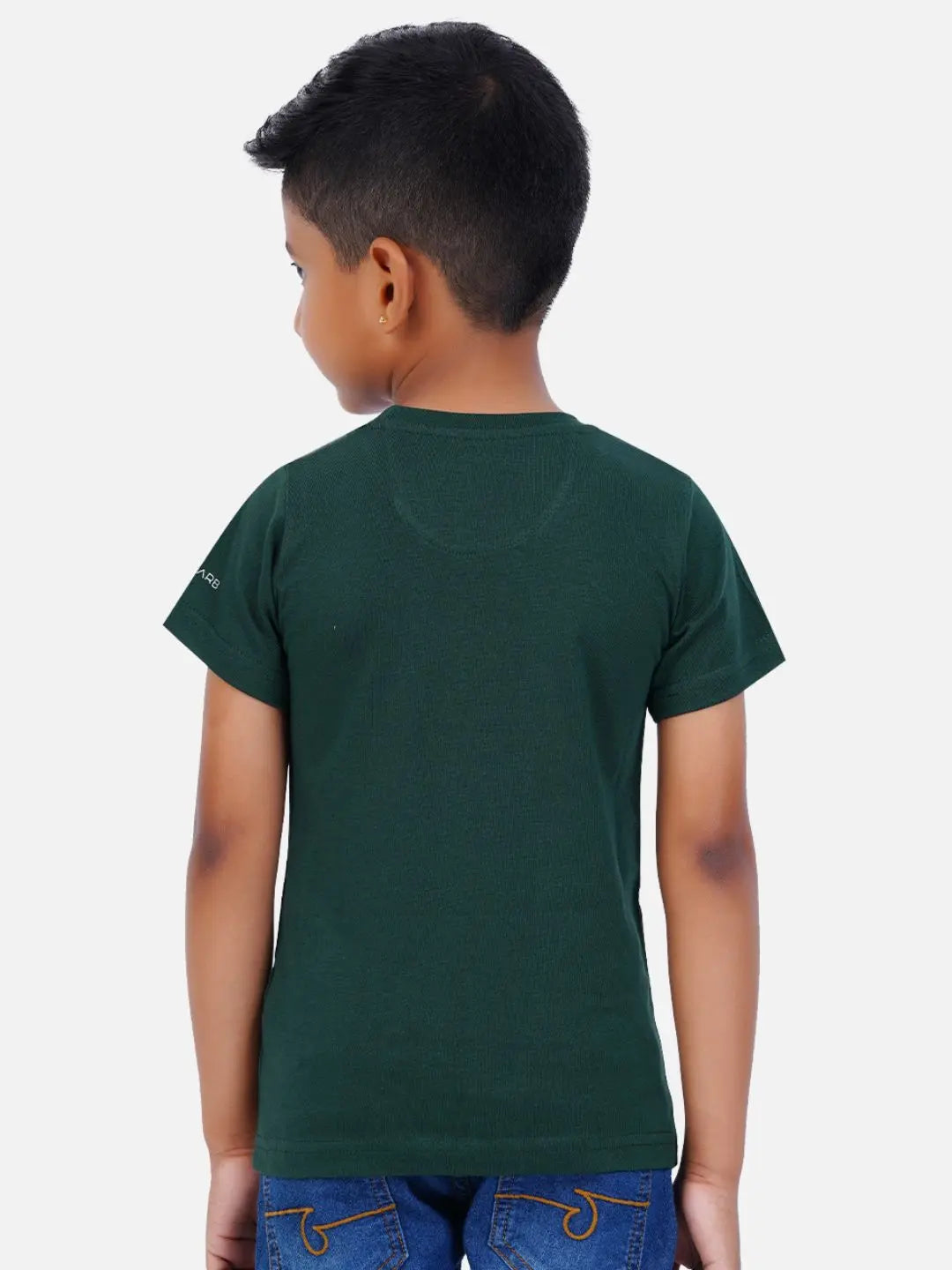  a round neck